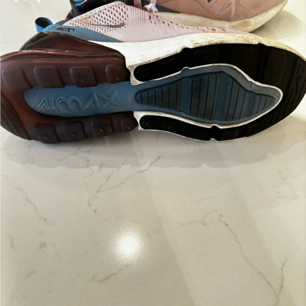 Nike athletic shoe very lightly worn